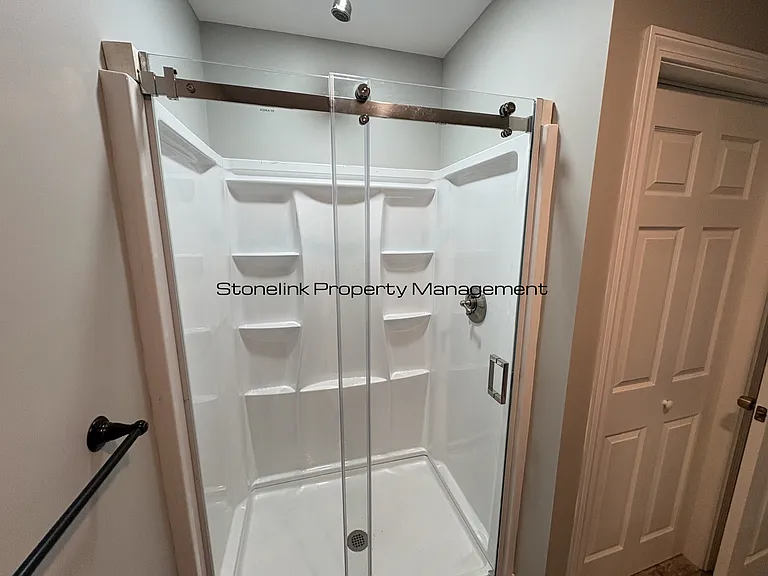 387 Broad St — Photo 11