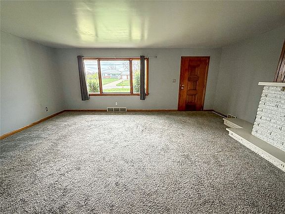 4th image of 102 Randy Dr