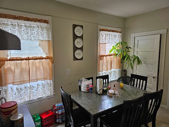 5th image of 18 Holland Ave #3