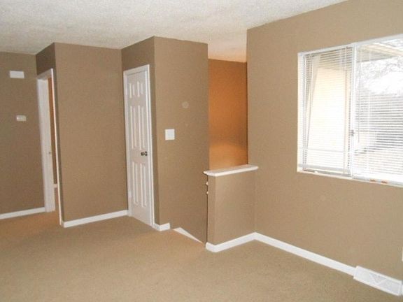 4th image of 7239 Gilmore Ave