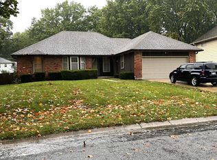 9326 Robinson St, Overland Park, KS 66212
