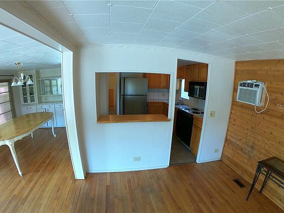 3rd image of 919 49th Avenue Dr W