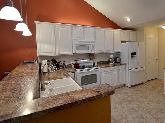 Spacious kitchen