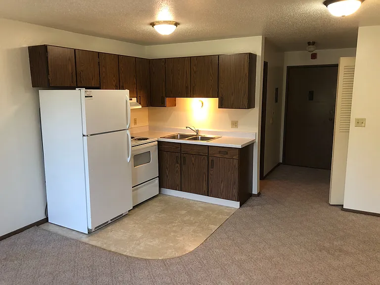 Silver Leaf Grand Forks — Photo 22