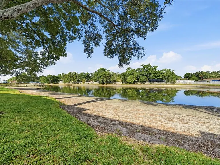 3821 N Oak Dr #J21 — Photo 20