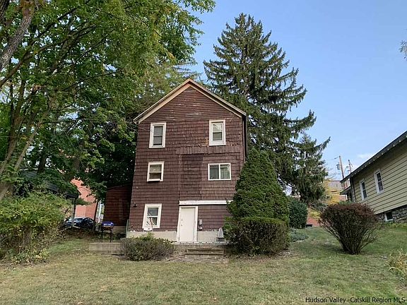 3rd image of 7 Fairview Ave
