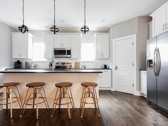 5th image of 844 Cherokee Ave #8