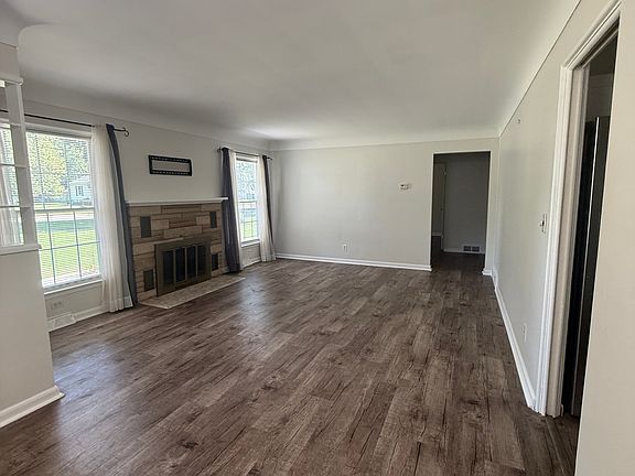 2nd image of 352 W River Rd