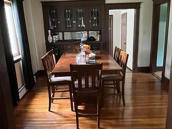 4th image of 916 4th St