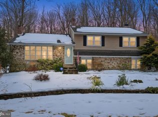 2325 Willow Brook Dr, Huntingdon Valley, PA 19006