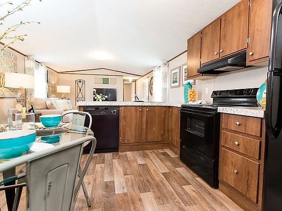 2nd image of 26870 Glenn Ave #27
