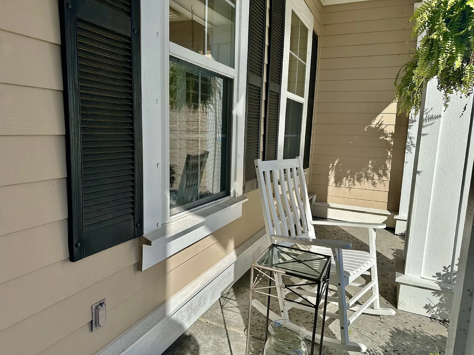 3 bed, 2.0 bath, 2150 sqft, $3,695 — Photo 4