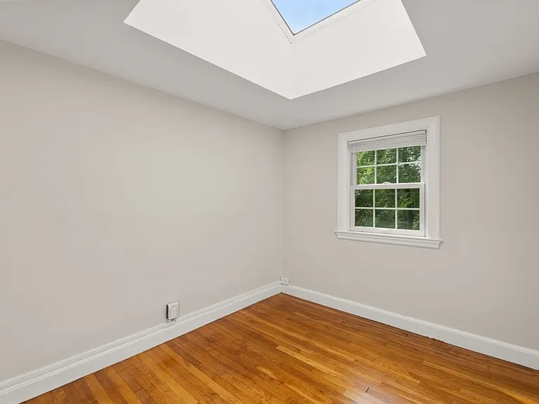 42 Elinor Rd — Photo 13