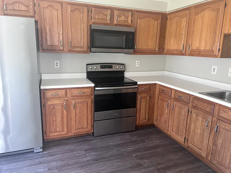 1810 Queen Anne Sq — Photo 18