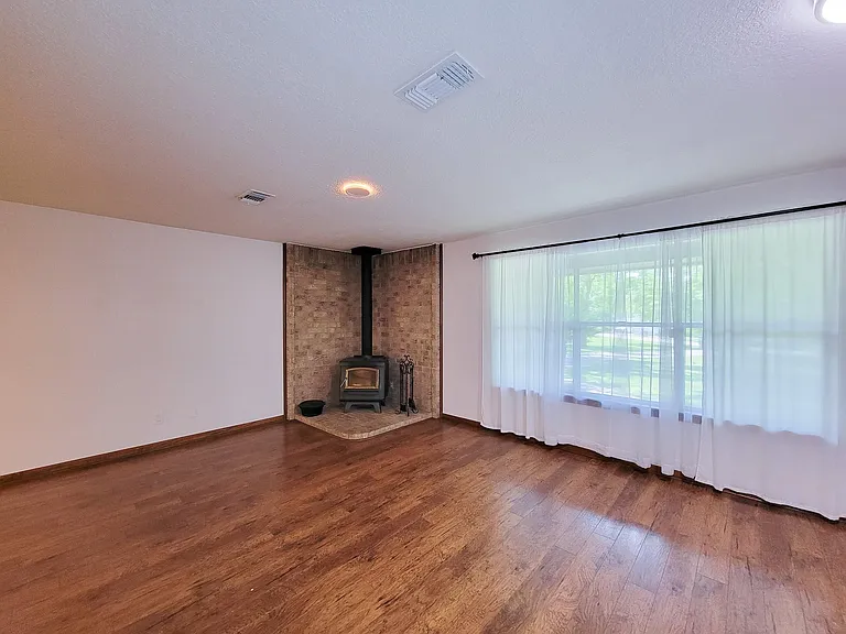 10282 Valley Dr S — Photo 8