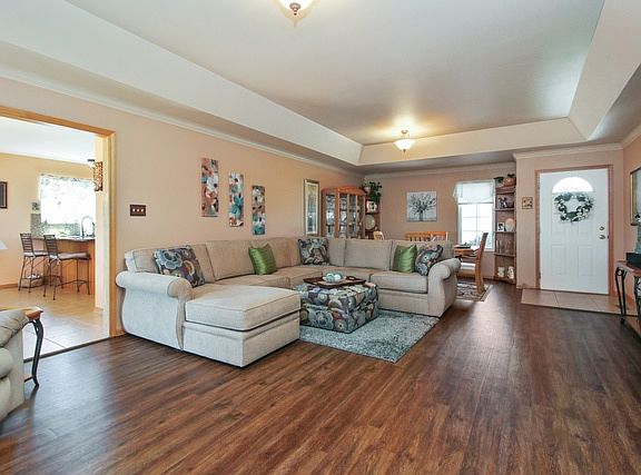 4th image of 1672 Derby Dr