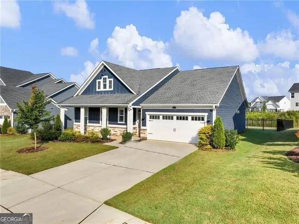 627 Michigan Cir, Hoschton, GA 30548