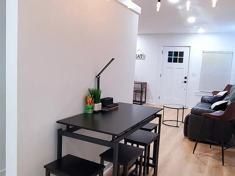 1081 Fair St SW — Photo 5