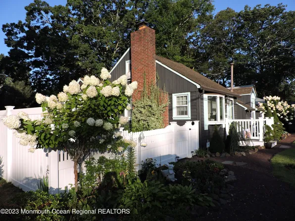 136 Swan Boulevard, Toms River, NJ 08753