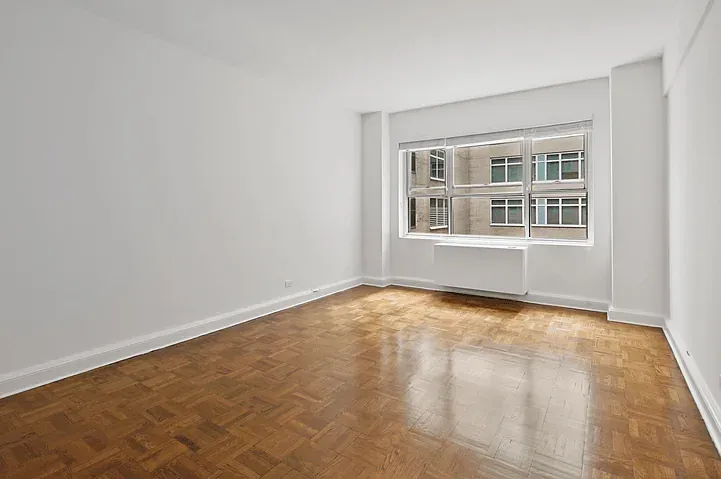Building Photo - 136 E 55th St #9R