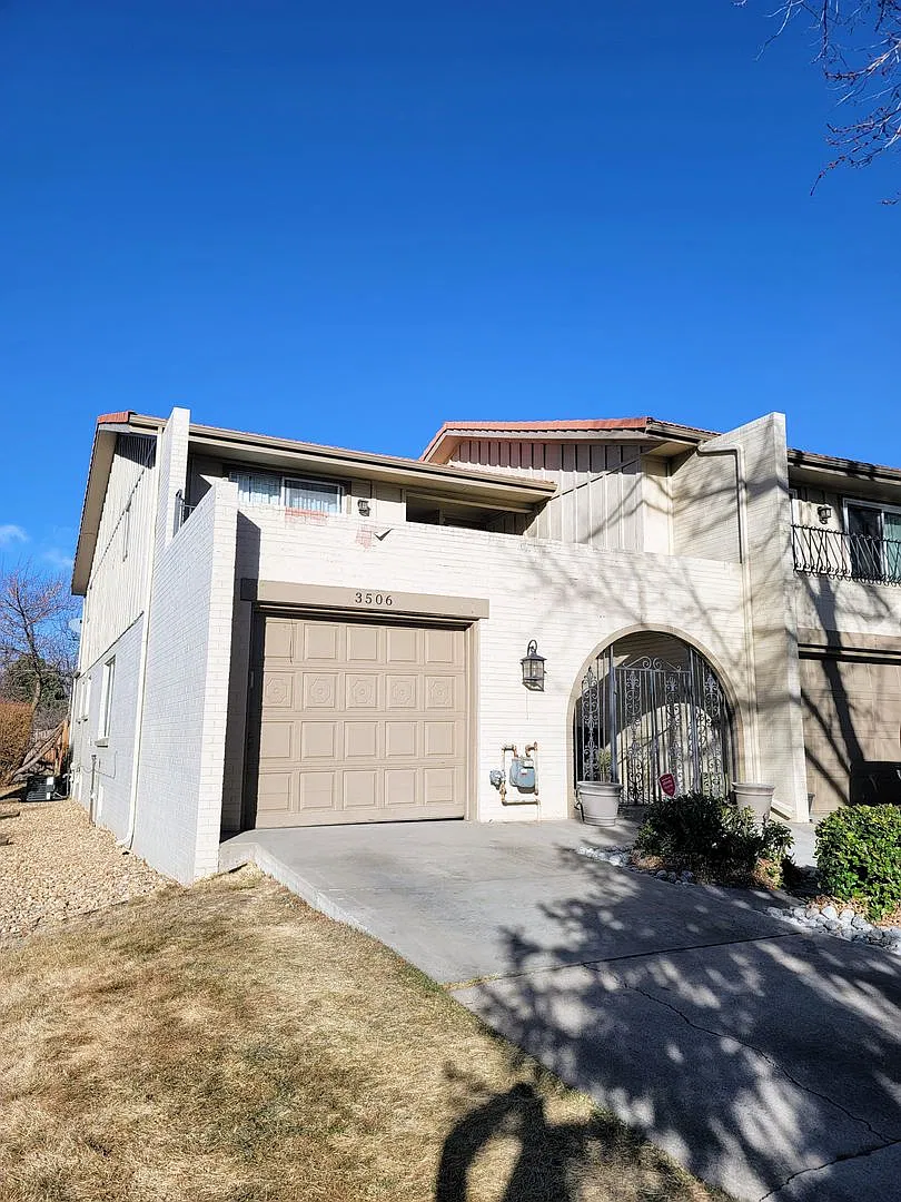 Beautiful 3 Bedroom 2.5 Bathroom In Denver. It Is A Must See! — Photo 1
