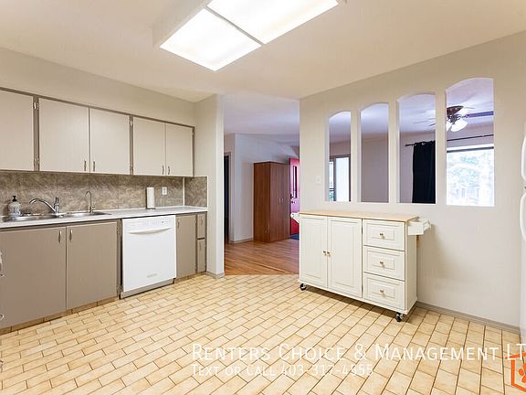 4th image of 1010A 10th Ave N
