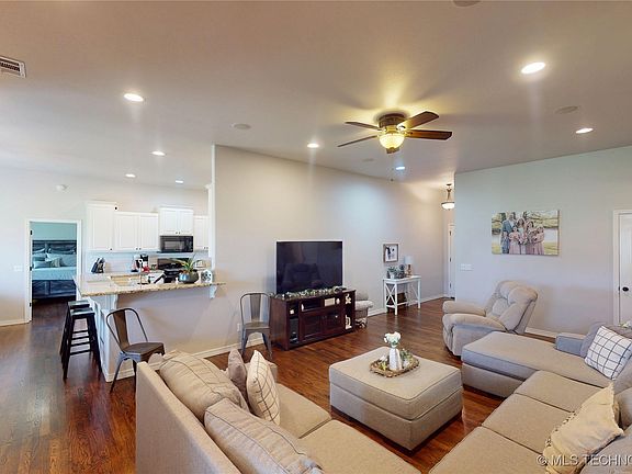 4th image of 25887 E 103rd Pl S
