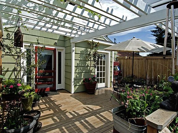 Back Deck off kitchen 