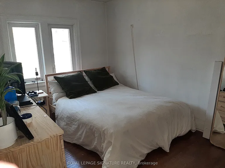 180 Dufferin St #UPPER — Photo 16