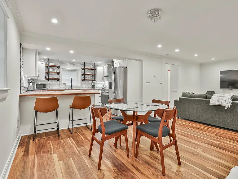 410 Thornton Lane — Photo 8