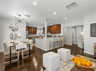 6737 Jellico Ave, Lake Balboa, CA