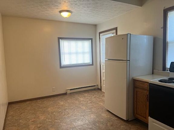 5th image of 206 Pike St #208