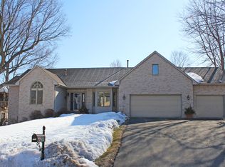 1060 Wildwood Cir, Chaska, MN 55318