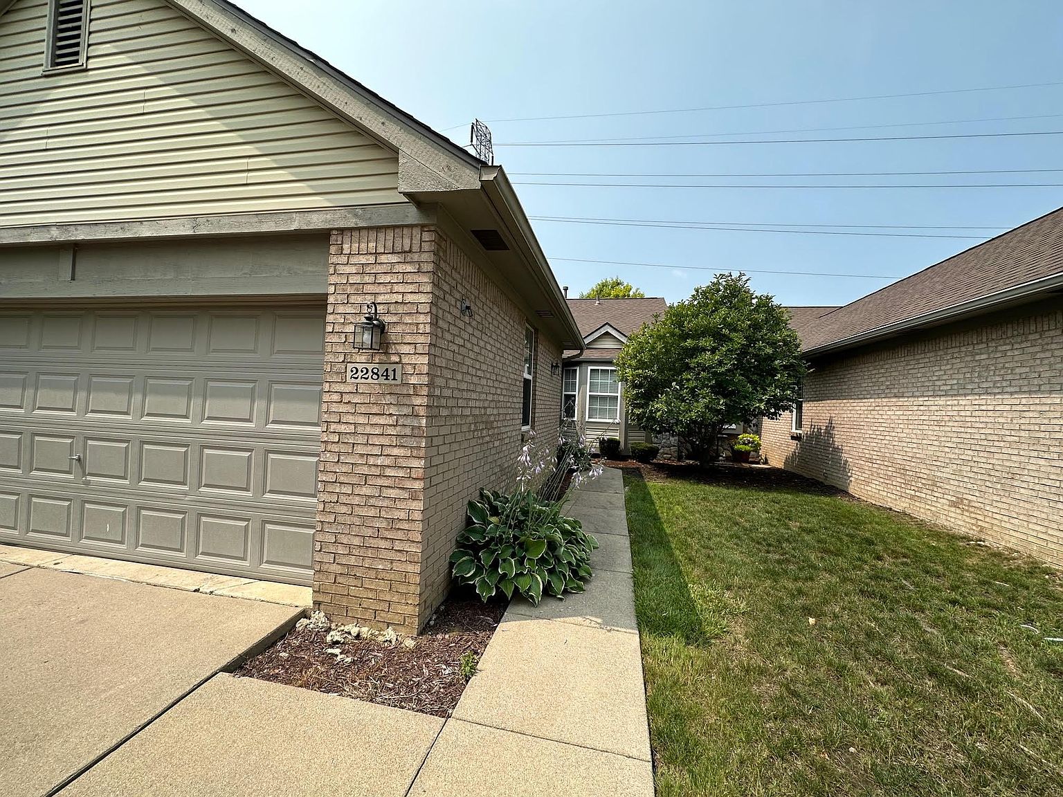 22841 Woodcreek Dr, Taylor, MI 48180 Zillow