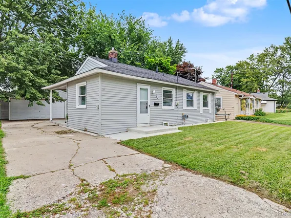 2637 Cascade Ct, Westland, MI 48186
