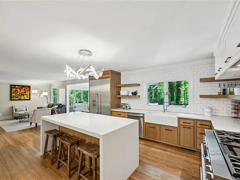 1130 Angelo Ct NE — Photo 4