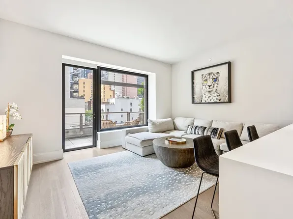 301 East 50th Street 5B image 3 of 32