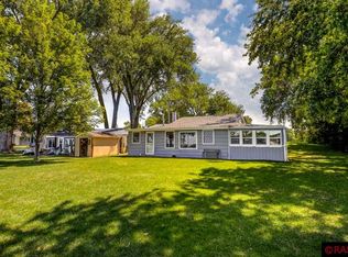 22020 Lone Pine Ln, Madison Lake, MN 56063