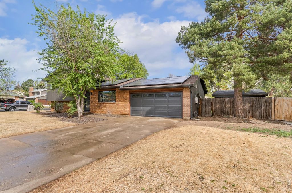 2124 Manchester Dr
