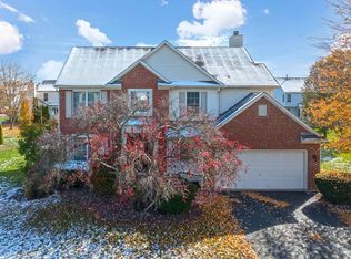 2832 Griffin Dr, Lewis Center, OH 43035