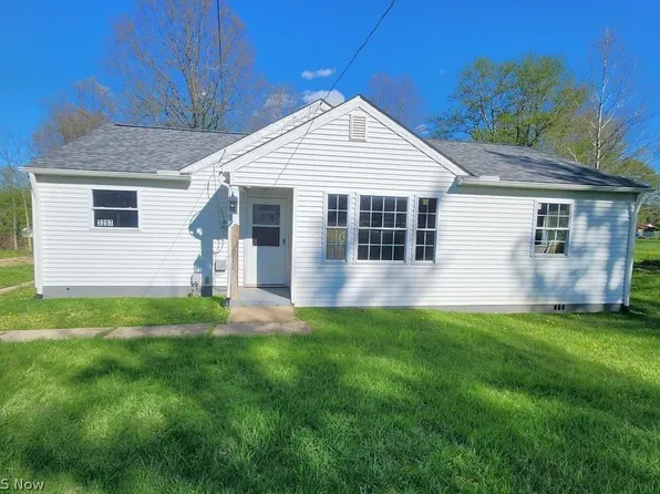 3257 Hillcrest Ave, Barberton, OH 44203