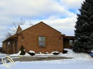 12291 Cambridge Blvd, South Lyon, MI 48178