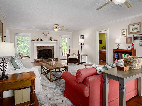 5th image of 1806 Maclin Dr