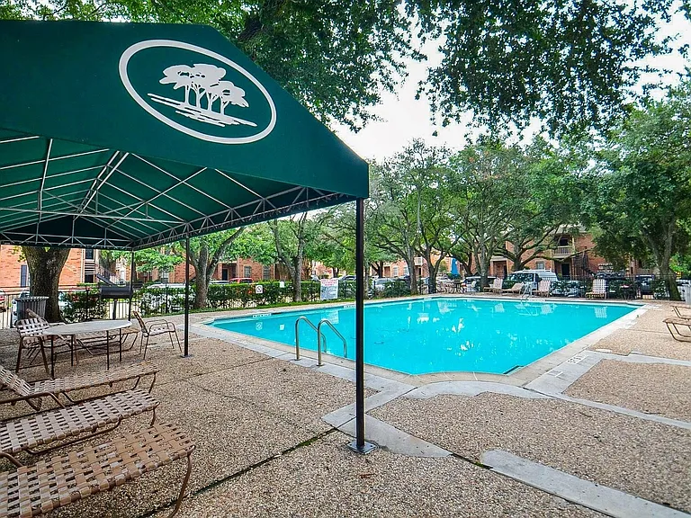 2255 Braeswood Park Dr #195 — Photo 29