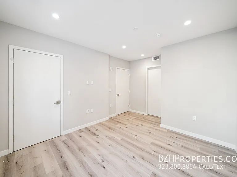 Bedford Twenty - Luxury Condos — Photo 37