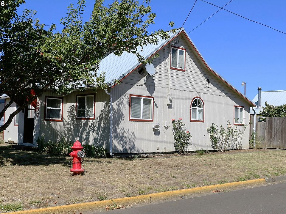 2nd image of 207 NW Western St