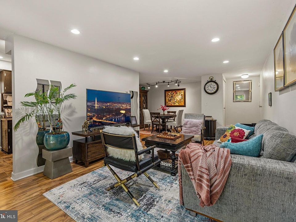 1st image of 433 Christopher Ave #87