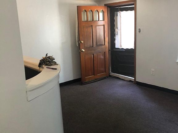 5th image of 1317 Kearney Ave