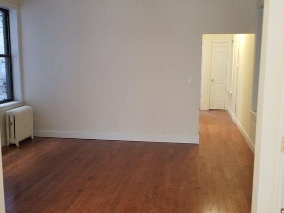 3rd image of 502 Van Cortlandt Park Ave #1ST