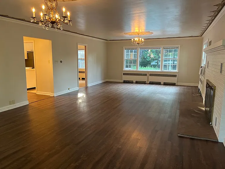 3323 Lakeshore Dr — Photo 5